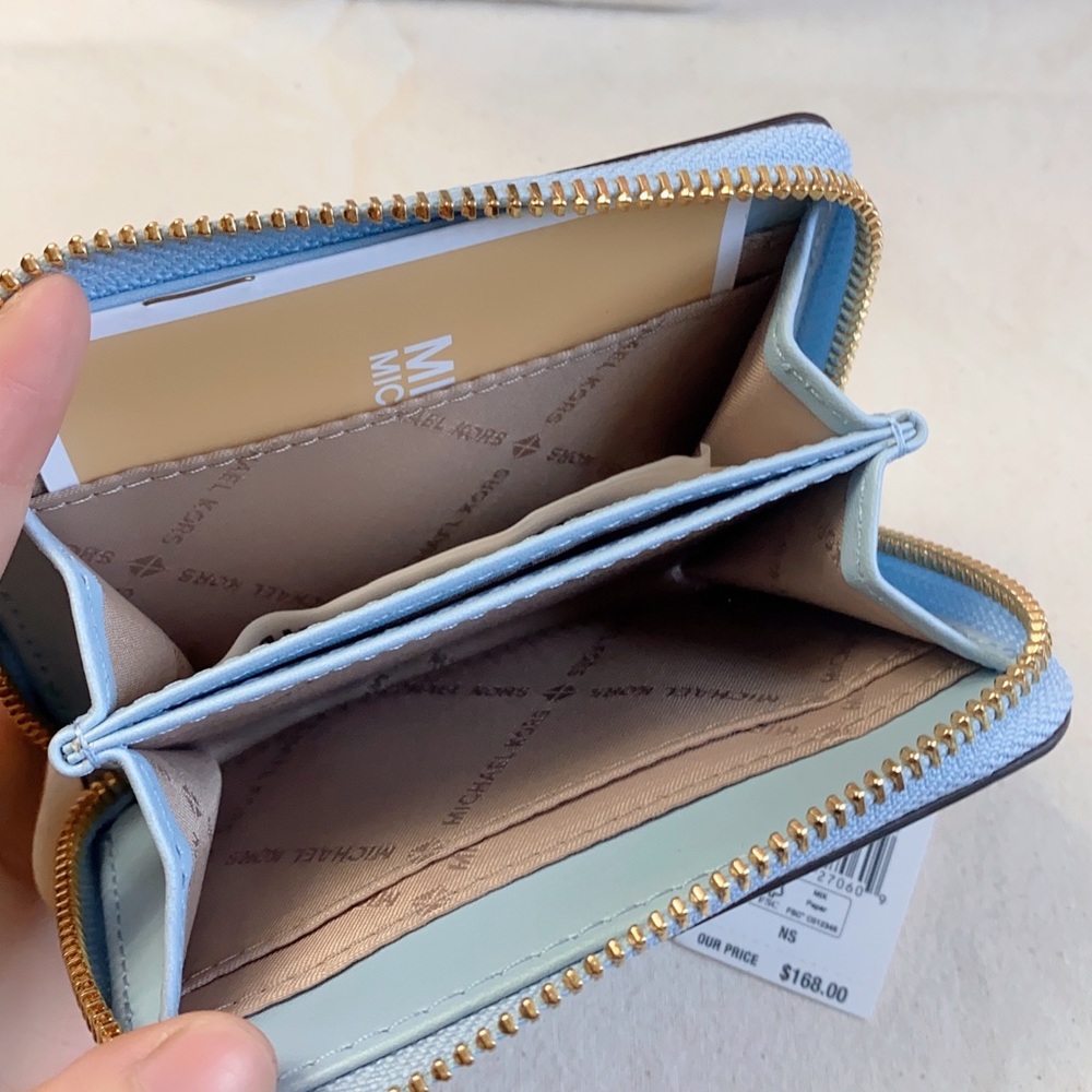 MICHAEL KORS Jet Set Medium Zip Around Card Case in pale ocean - Picture 7 of 7